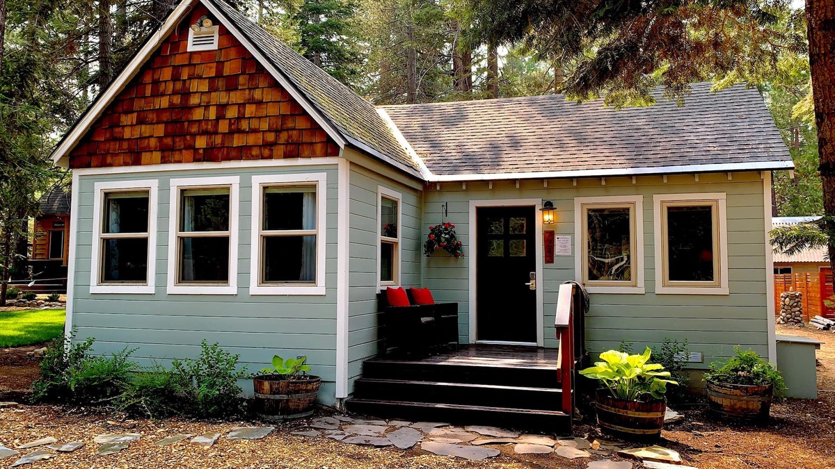 Tahoma Cabin | Easy Living: 1 BR, 1 BA in Tahoma, Sleeps 2