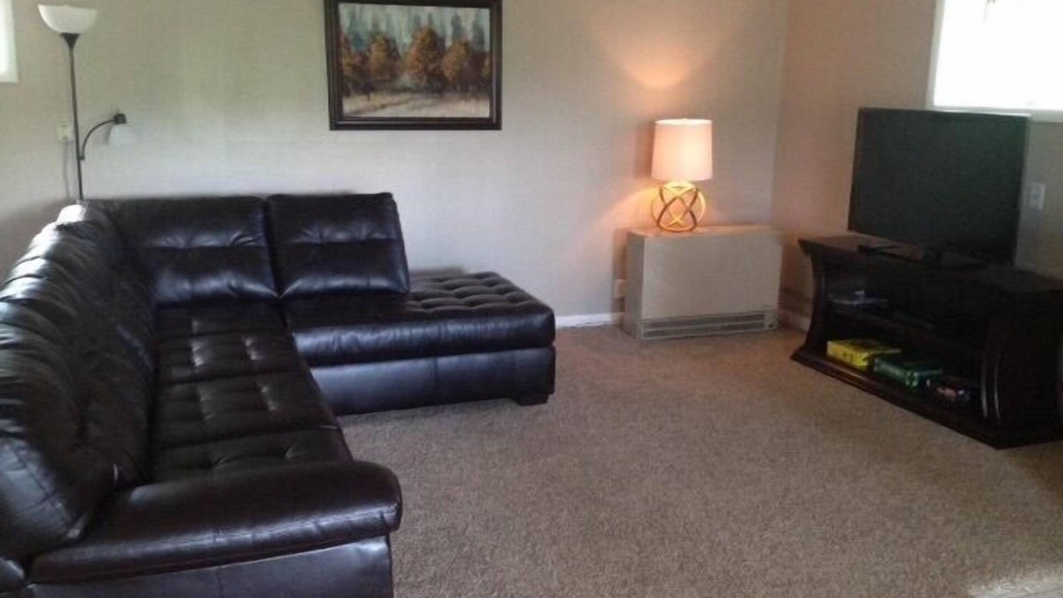 Town of Torrey House | Easy living and CLEAN