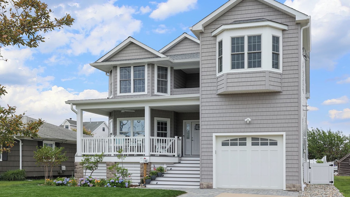 Point Pleasant Beach House | Easy to walk/bike to beach, restaurants & town. 4BR, 2.5 baths, Heated Pool.