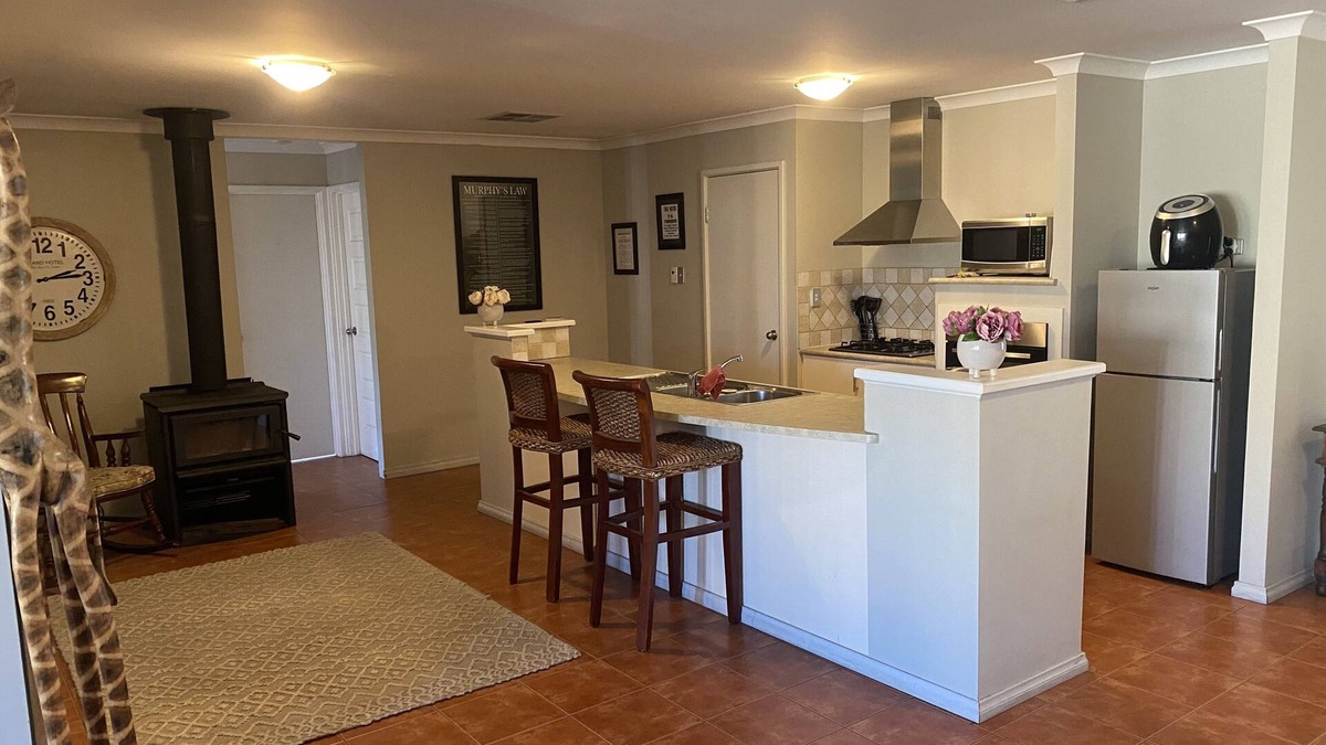 Eaton House | Eatons Roomy 2 bed With Cinema Room