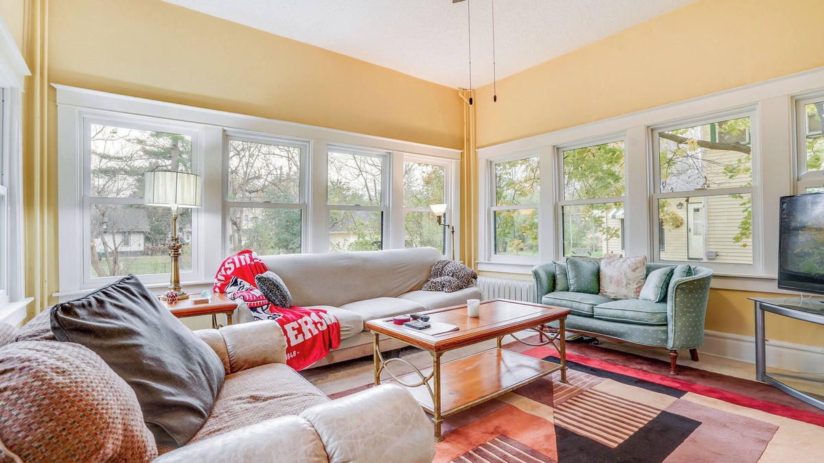 Eau Claire House | Eau Claire Retreat: Close to Campus & Dtwn!