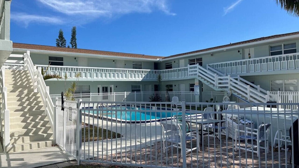 Cape Caneveral Beach Gardens Apartment | Ebb Tide - 5 Min Walk to the Beach
