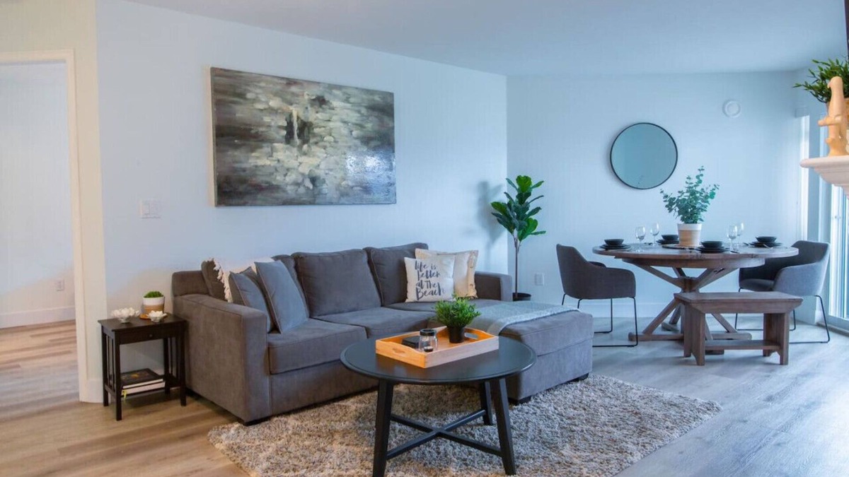 Harrison Hot Springs Apartment | Echo Beach 2 Bed Lake View and Walkable to Beach
