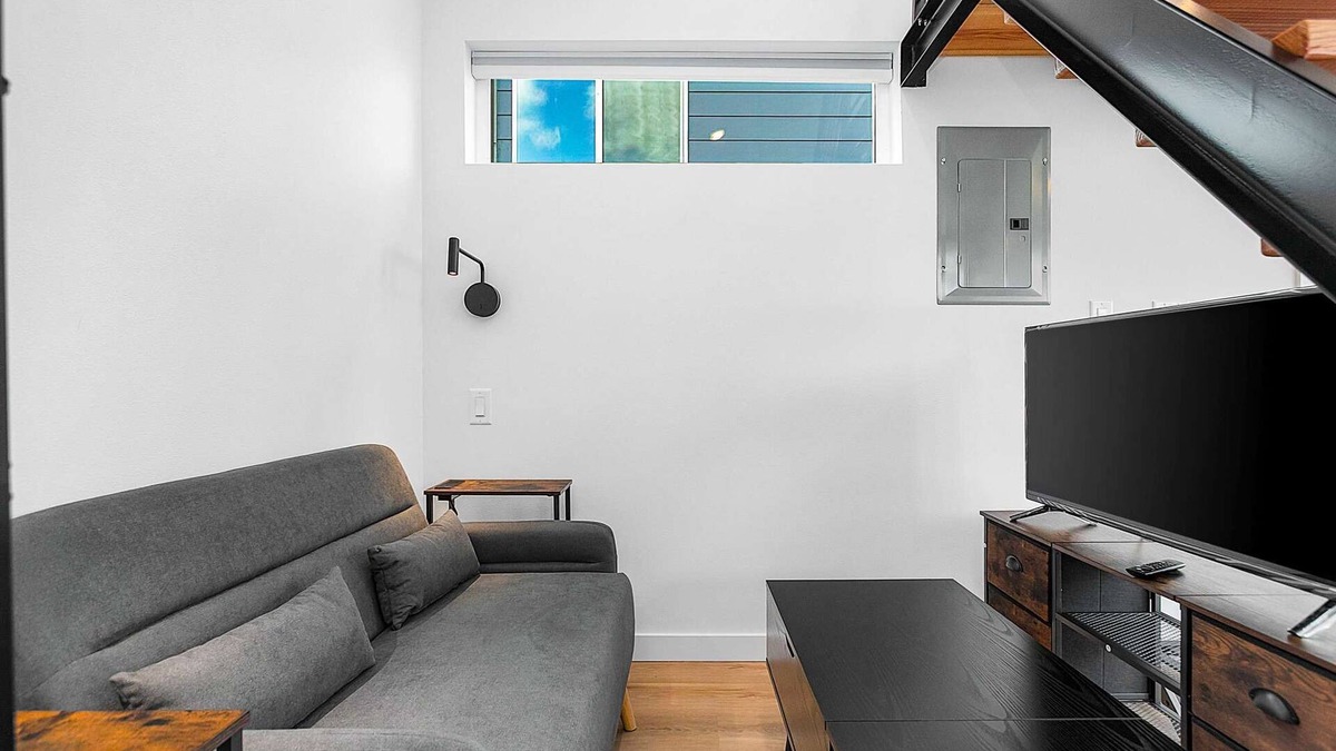 Columbia City Apartment | Echo Loft: A Modern Escape