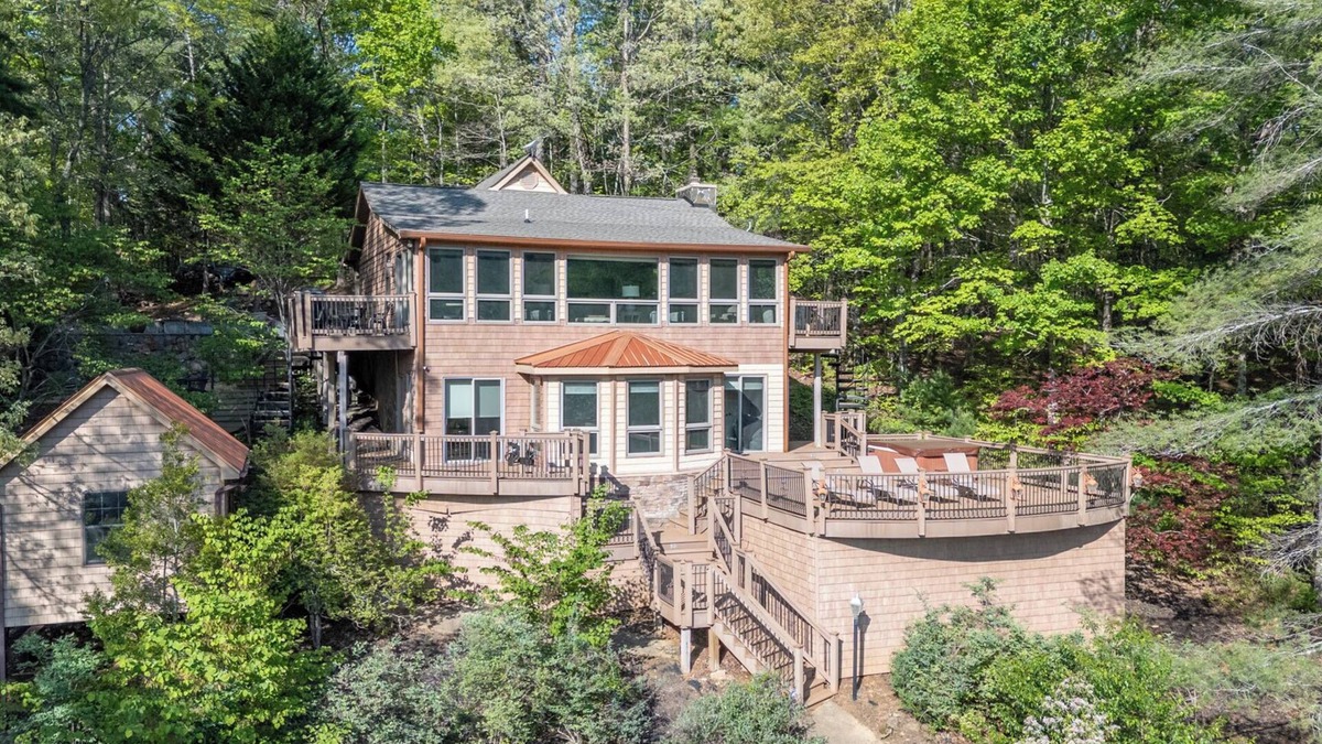Blue Ridge Cabin | Echoes On The Lake - Blue Ridge GA