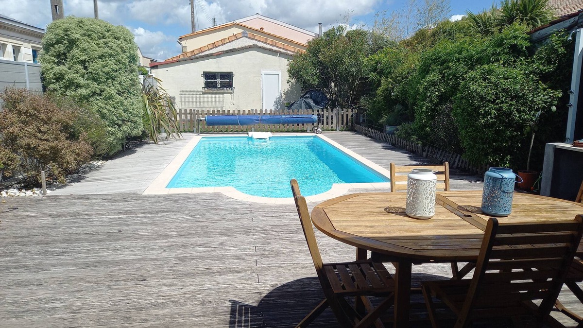 Talence House | Echoppe Avec Piscine Pour 4 Adultes Proche du Centre de Bordeaux