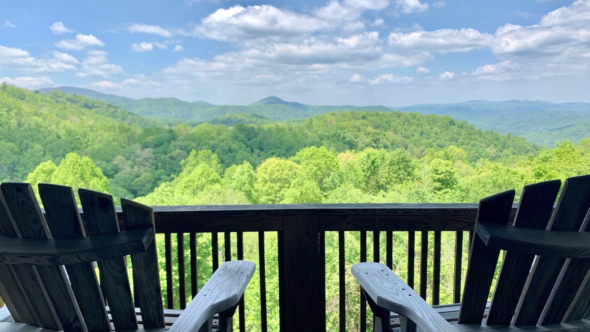 Banner Elk Condo | Echota on the Ridge-Peak Oct. leaf viewing weeks available. No steps.