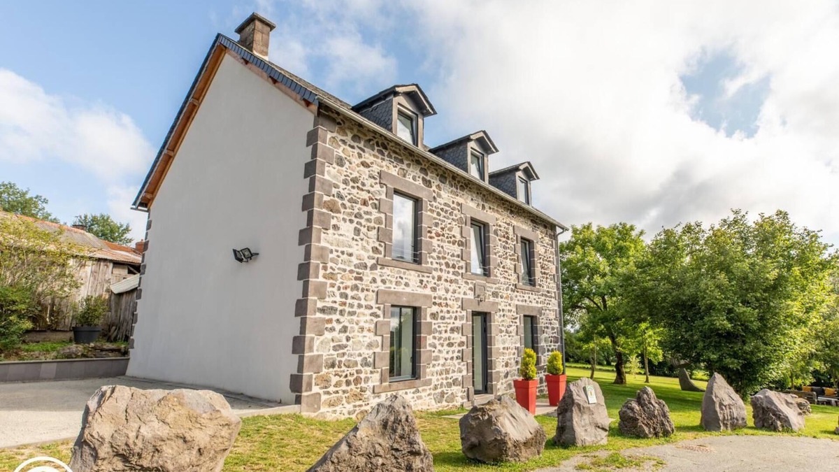 Charbonnieres-les-Varennes House | Eclats de Lave - Charbonnieres LES Varennes