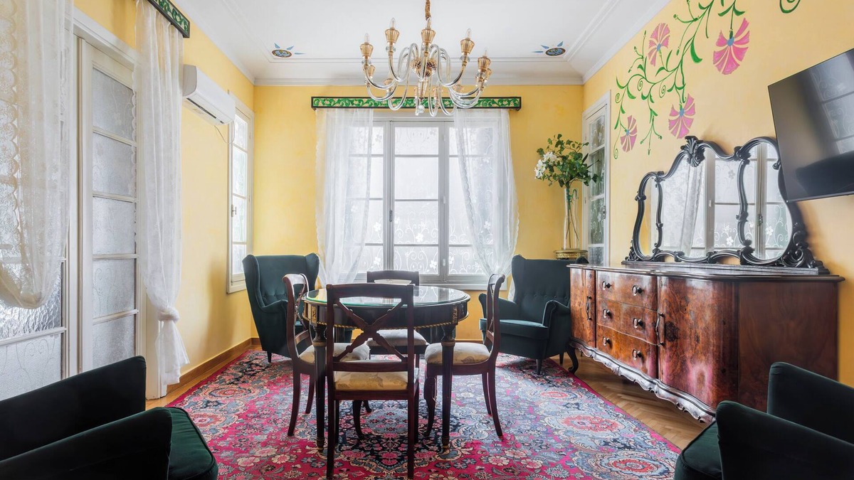 Omonia Apartment | Eclectic 4-Bed, 4-Bath Apt in Central Athens - AK1