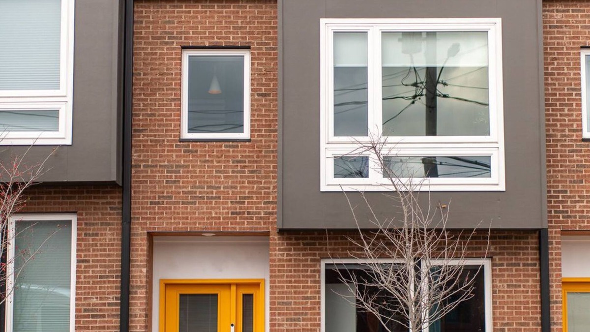 Chattanooga House | Eclectic, dog-friendly townhome located at the base of Lookout Mountain.