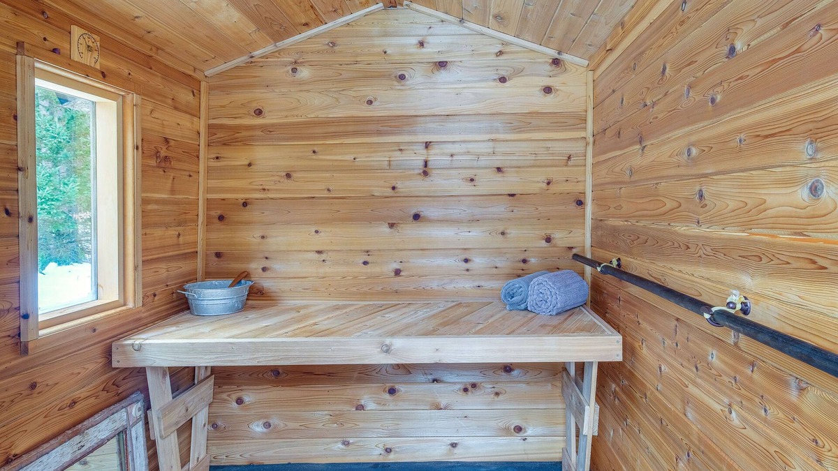 Interlochen Cottage | Eclectic Interlochen Cottage w/ Sauna - Near Golf