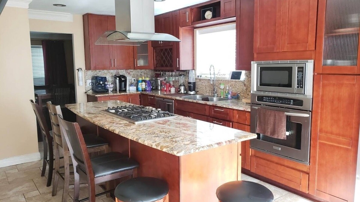 Houston House | Eclectic Retreat - Hou/Pearland/Missouri City - 4BD/2.5BT Home w Huge Yard!