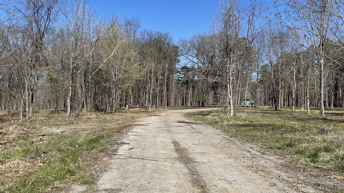 Carbondale RV Rental | Eclipse Campsites Available. Waterfront views