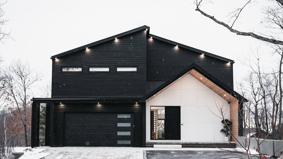 Severn Ski Chalet | Eco Bay Chalet: Luxury Year Round Group Stay in Muskoka