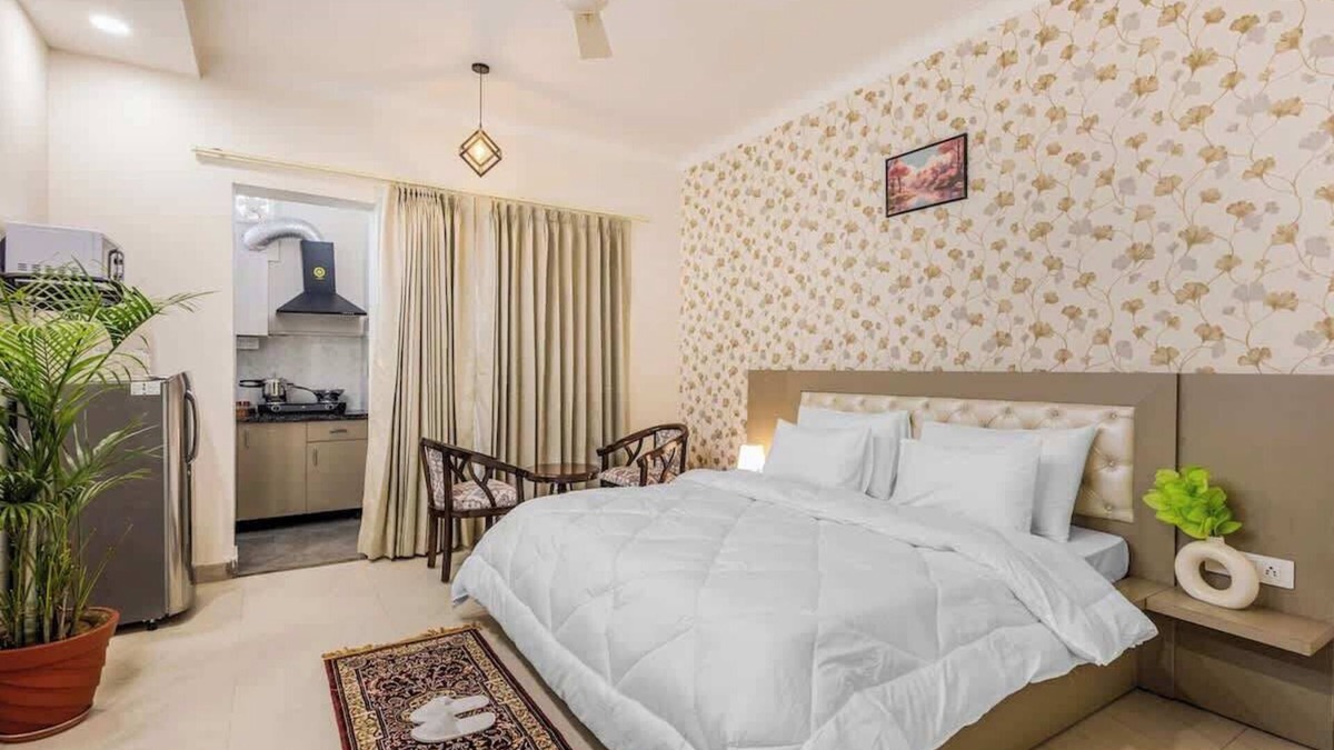 Sector 40 Apartment | Eco-chic haven in Gurgaon w/balcony