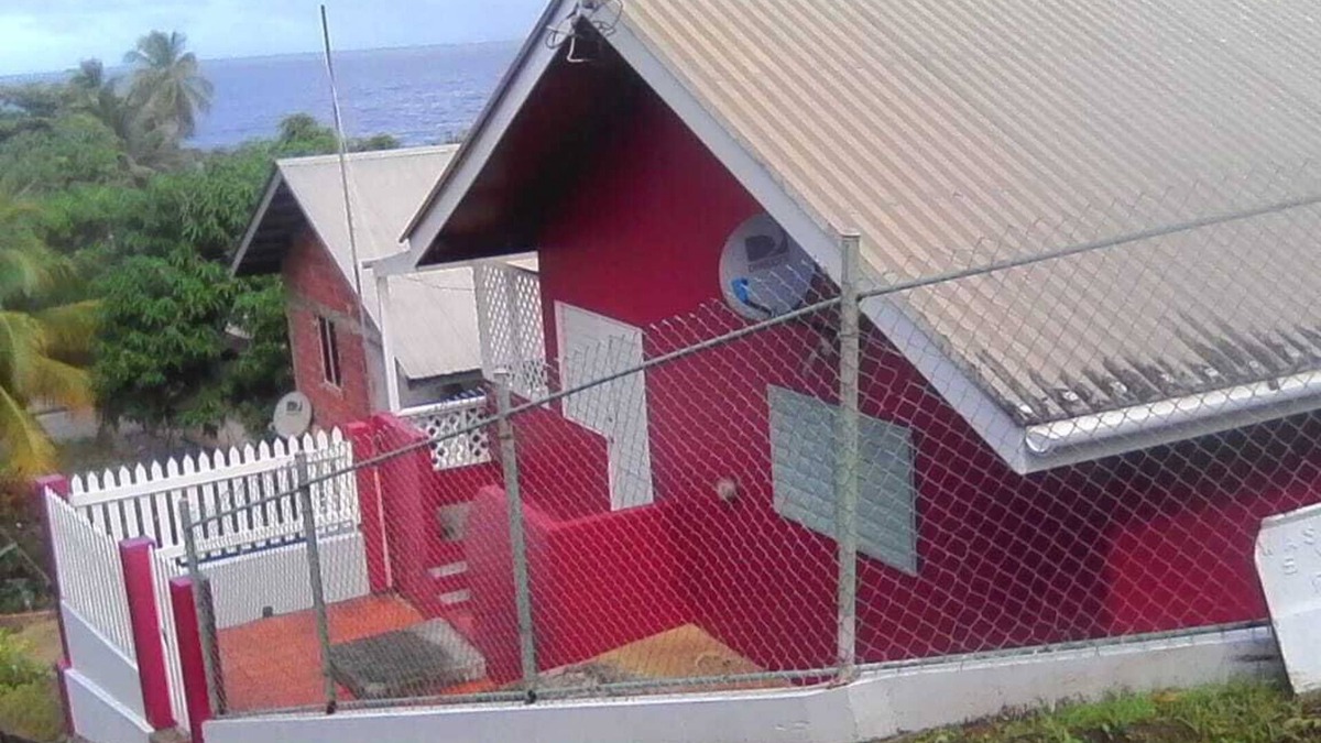 Blanchisseuse House | Eco friendly 2 bedroom bungalow (sleeps 6) in Blanchiseusse for seaside vacation