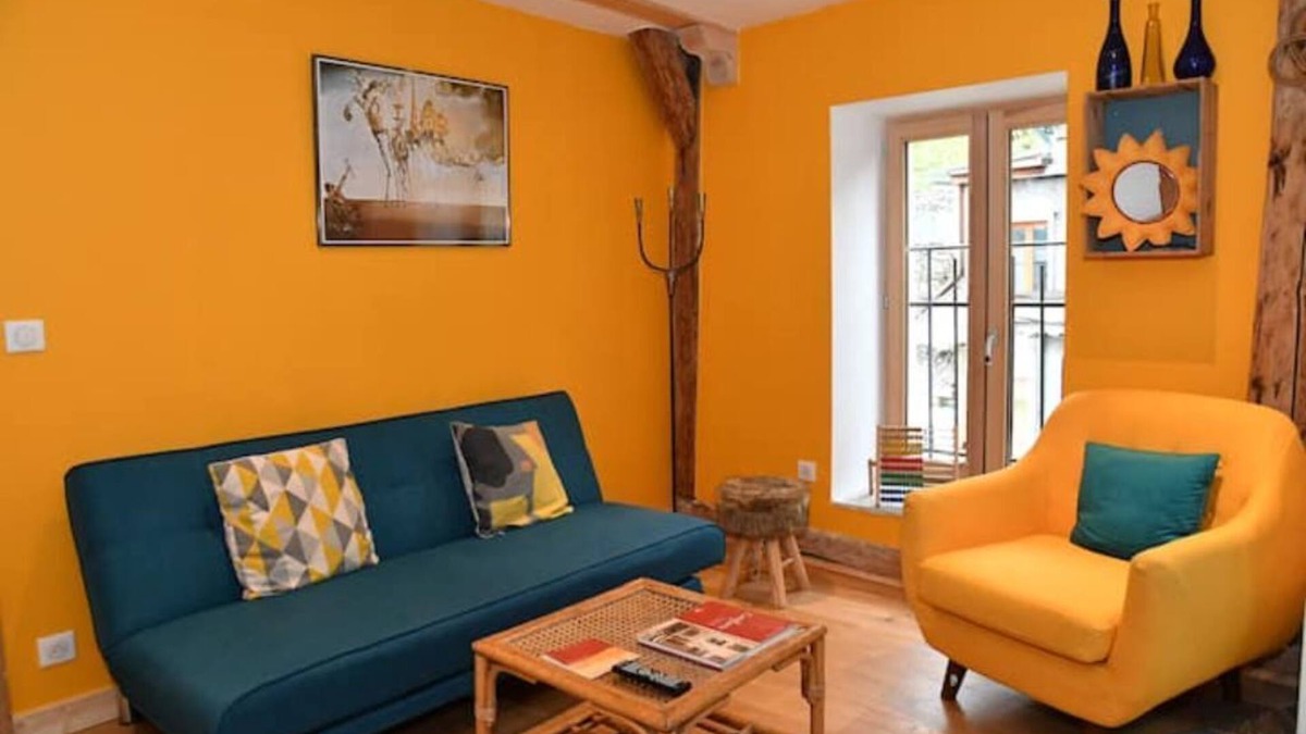Albertville Apartment | Eco-friendly apartment in 15th century building, heart of Conflans
