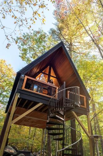 Springvale House | Eco-Friendly Solar Powered A-Frame Treehouse with Hot Tub and Private Dock on Littlefield Pond, near Wells, Maine