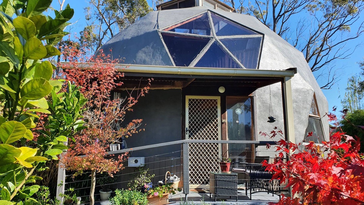 Bullaburra House | Eco-friendly, unique, watch the stars at night!