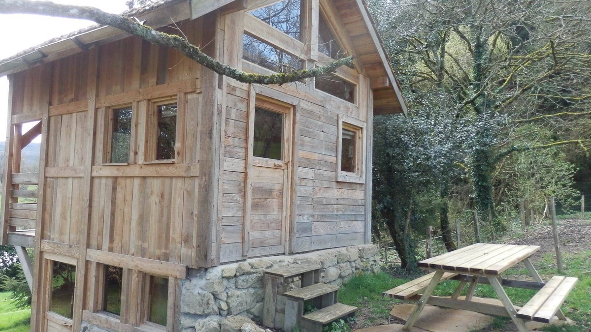 Broye House | Eco-lodge Cabin and Unique Bed and Breakfast