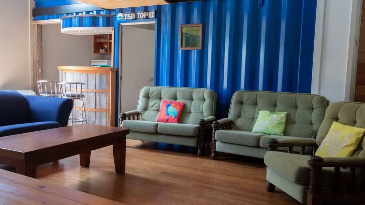 Burgess Park Cabin | Eco Lodge Near New Plymouth's Outdoors