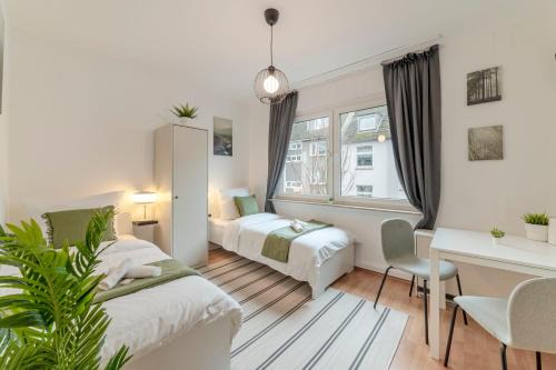 Holsterhausen Apartment | Eco Retreat Spacestays - Smart TV - WIFI