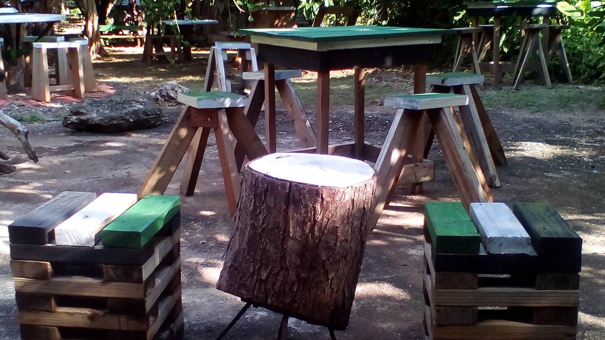 Port Antonio House | Eco-Rustic Museum house between two beaches