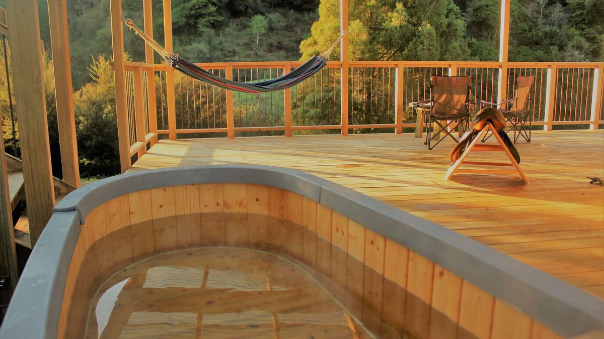 Porirua Cottage | EcoFarmstayNZ Retro-style cottage