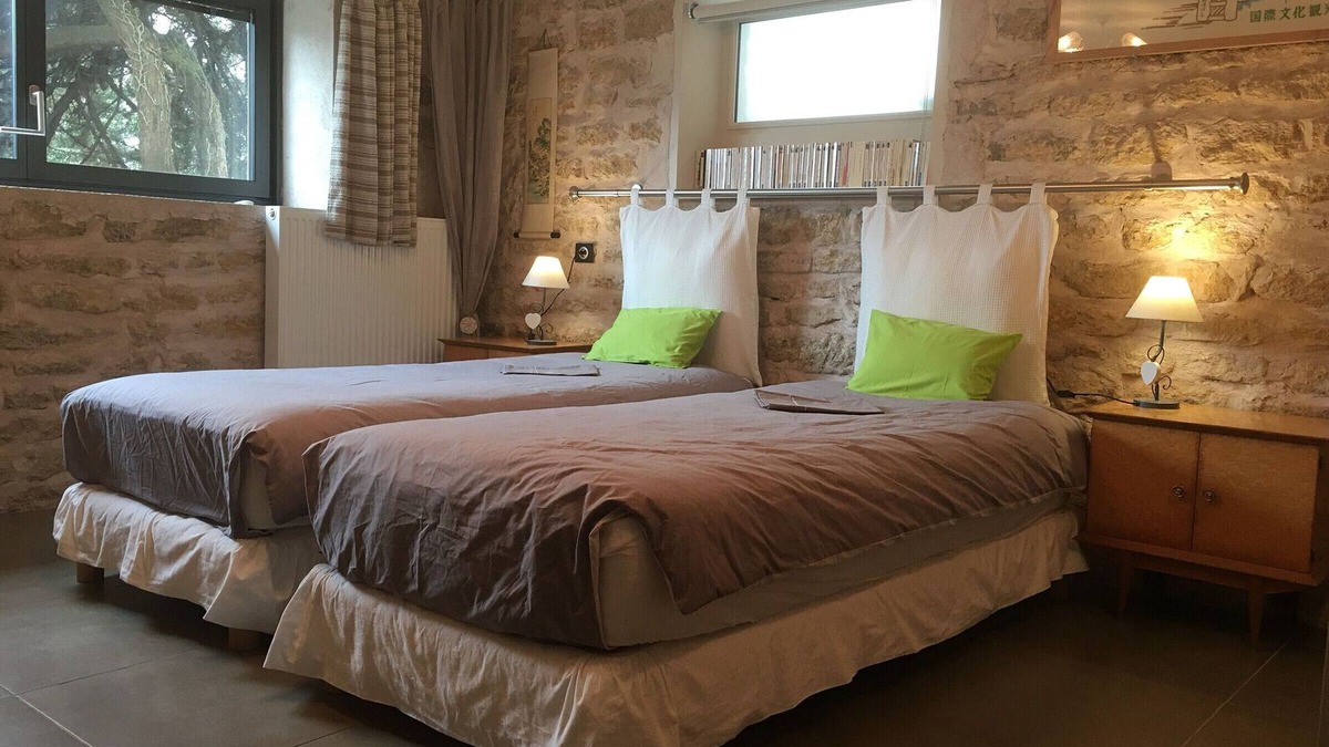 Sancy Bed & Breakfast | Ecogite with Terrace and Private Garden for Families