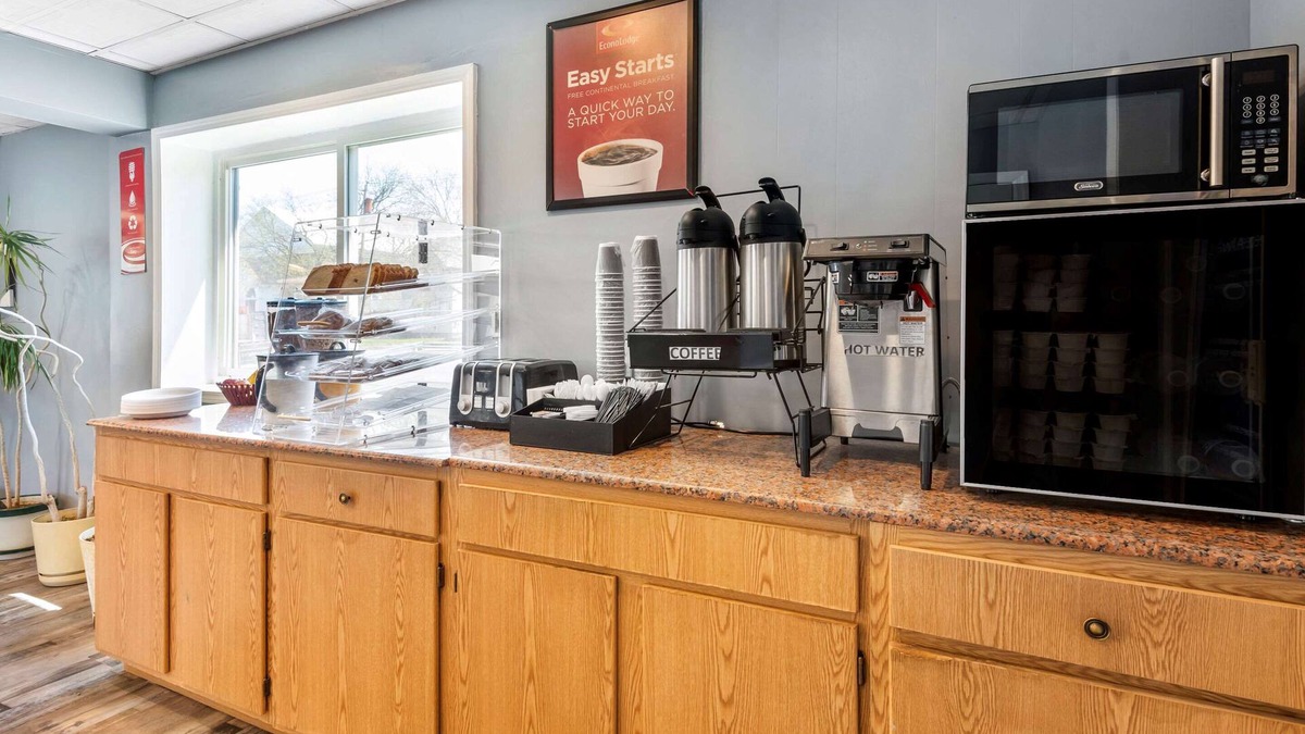 Cortland Hotel | Econo Lodge Cortland