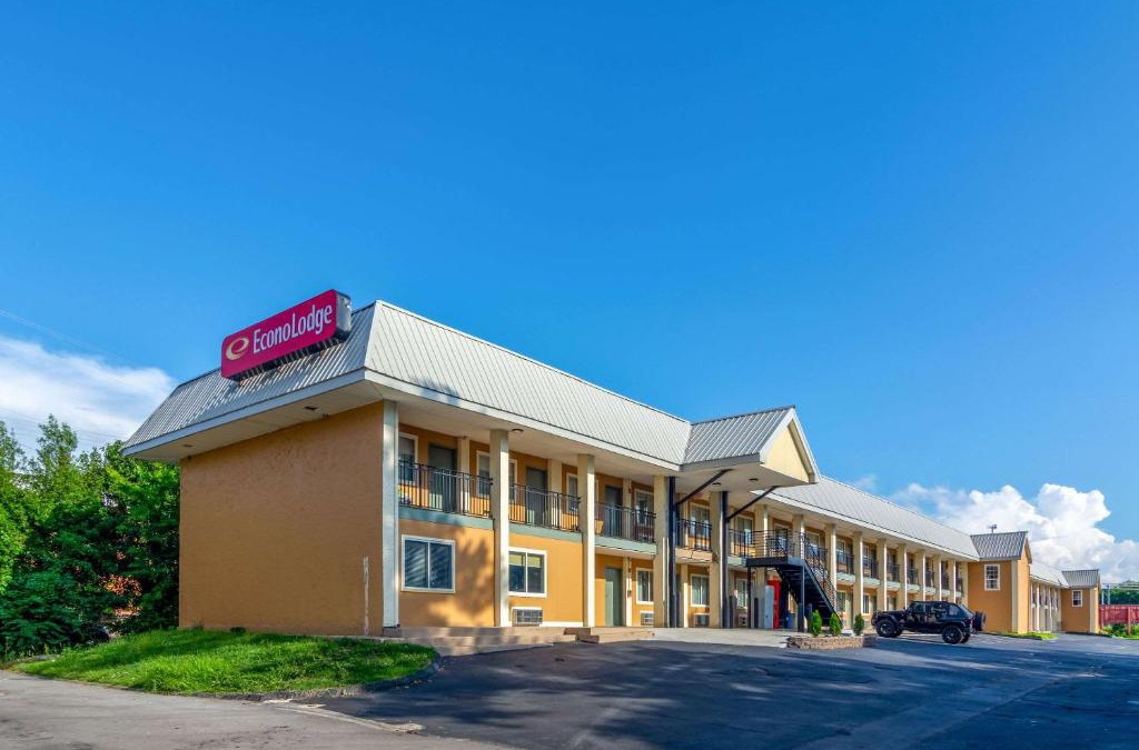 East Ridge Cabin | Econo Lodge East Ridge