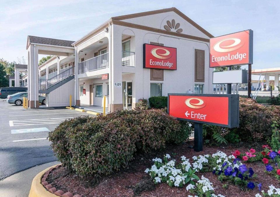 Fredericksburg Cabin | Econo Lodge Fredericksburg near I-95