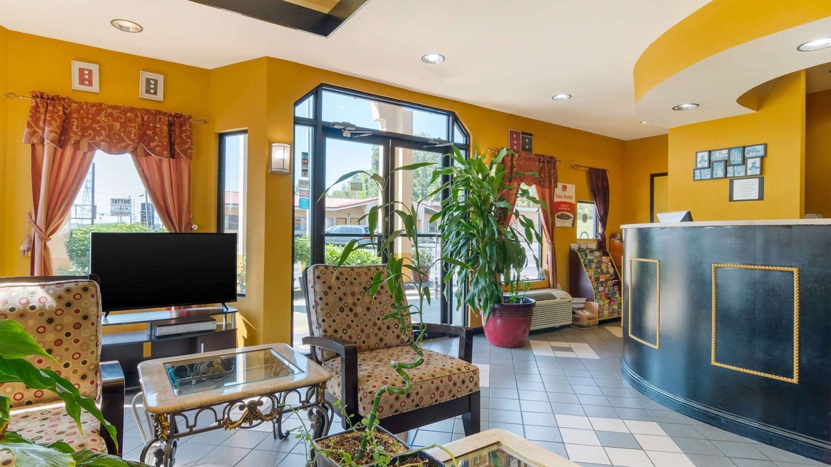 Fort Oglethorpe Hotel | Econo Lodge Inn & Suites near Chickamauga Battlefield