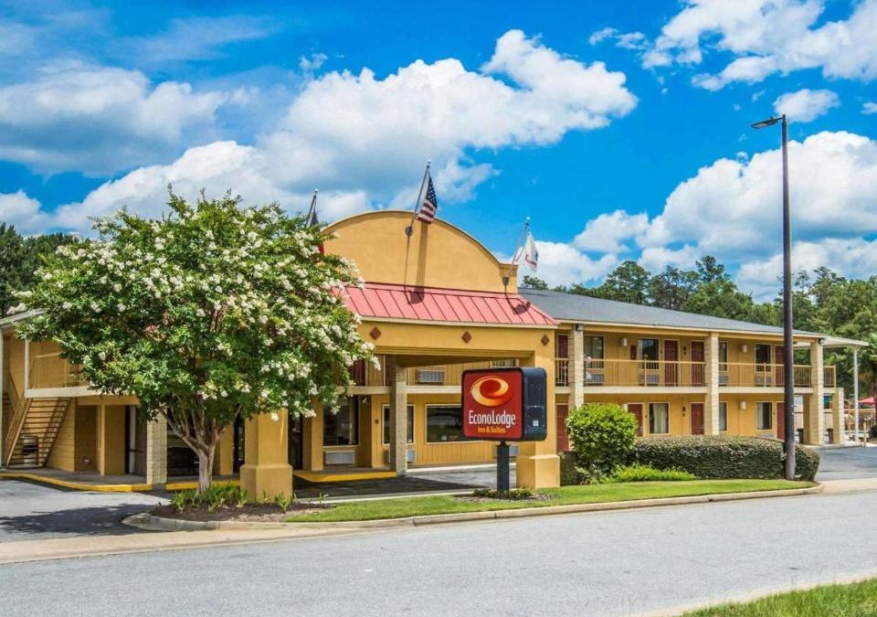Columbus Hotel | Econo Lodge Inn & Suites Columbus near Fort Benning