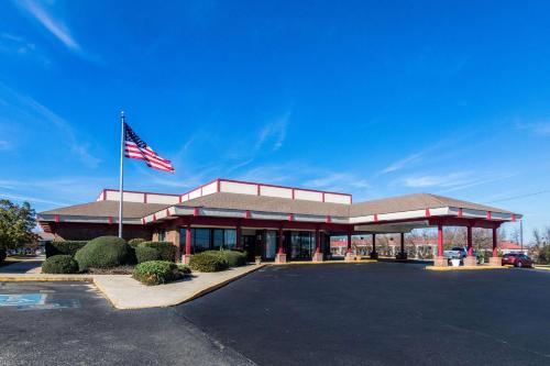 Dublin Hotel | Econo Lodge Inn & Suites Conference Center Dublin