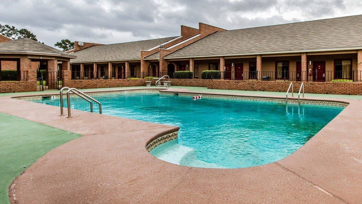 Enterprise Hotel | Econo Lodge Inn & Suites Enterprise