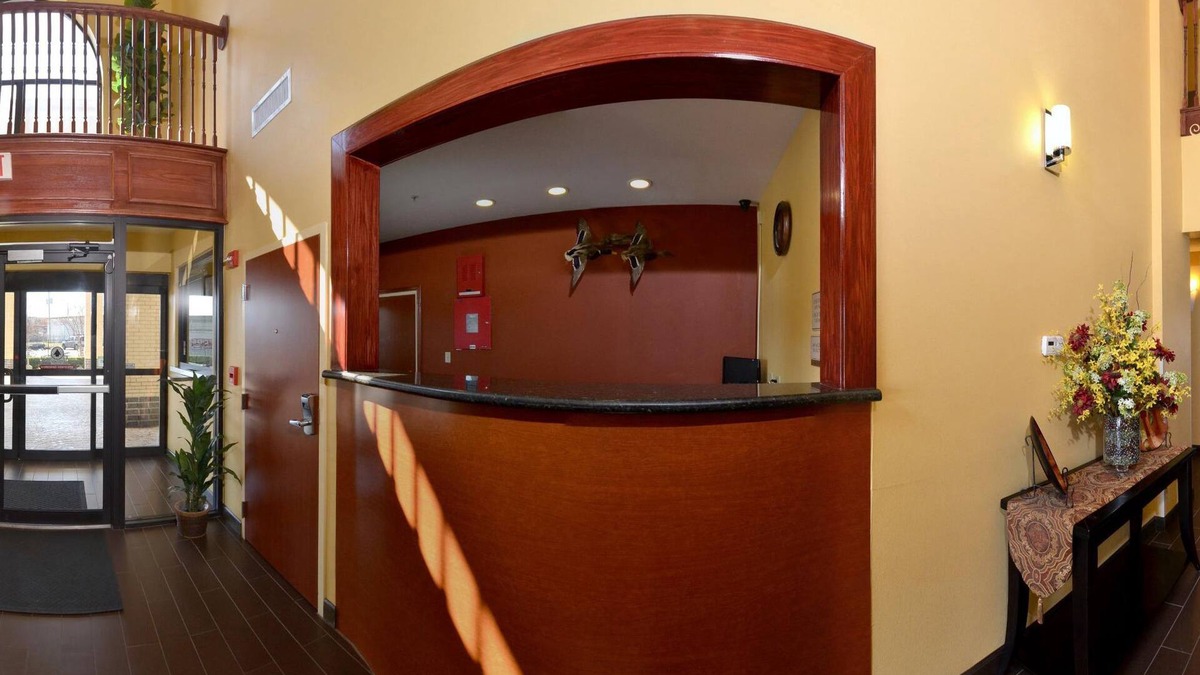Little Rock Hotel | Econo Lodge Inn & Suites Little Rock SW