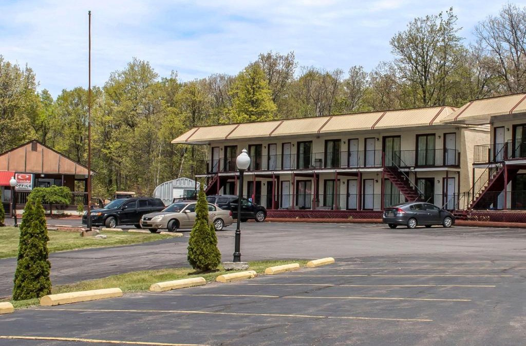 White Haven Hotel | Econo Lodge Inn & Suites Lake Harmony - Pocono Mountains Area