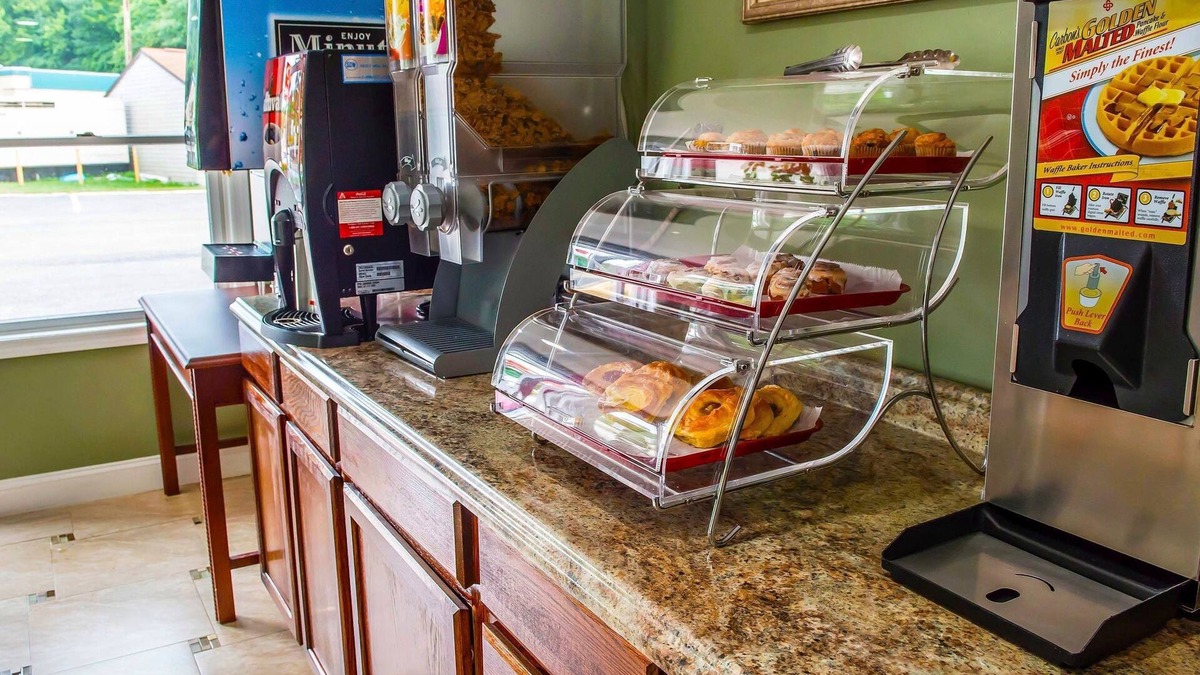 Clairton Hotel | Econo Lodge Jefferson Hills Hwy 51