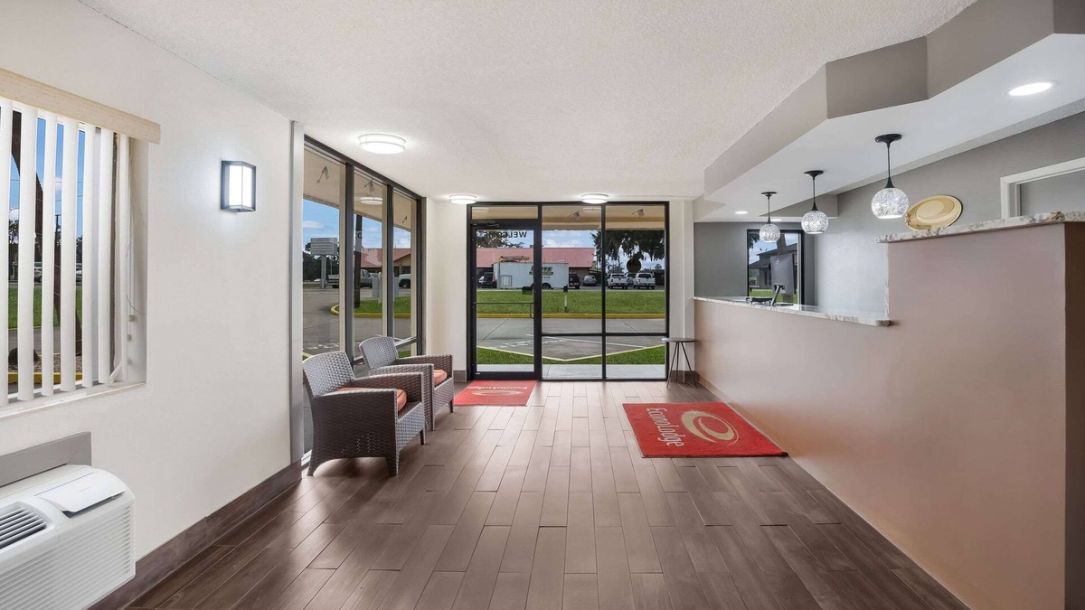 Boys Ranch Hotel | Econo Lodge Live Oak