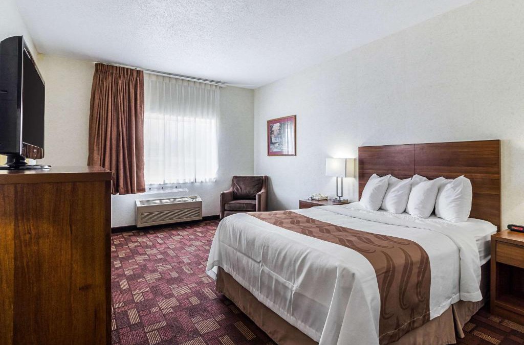 Luverne Cabin | Econo Lodge Luverne I-90