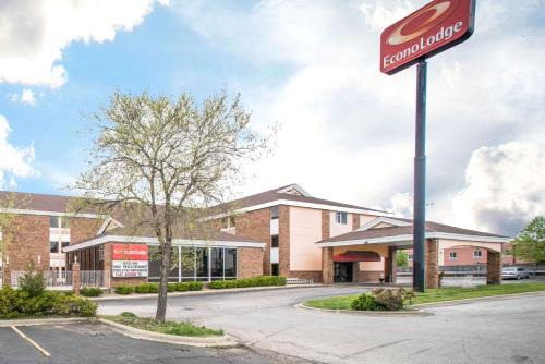 Marion Cabin | Econo Lodge Marion
