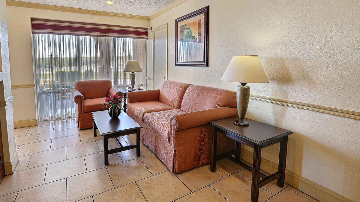 McAlester Hotel | Econo Lodge McAlester