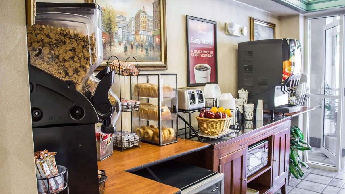 Meadville Hotel | Econo Lodge Meadville