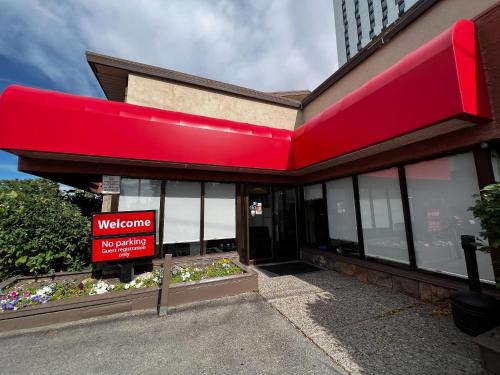 Banff Trail Cabin | Econo Lodge Motel Village