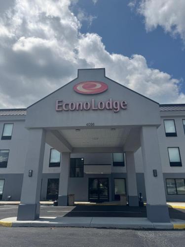 Hopewell Cabin | Econo Lodge Near Fort Gregg-Adams I-295