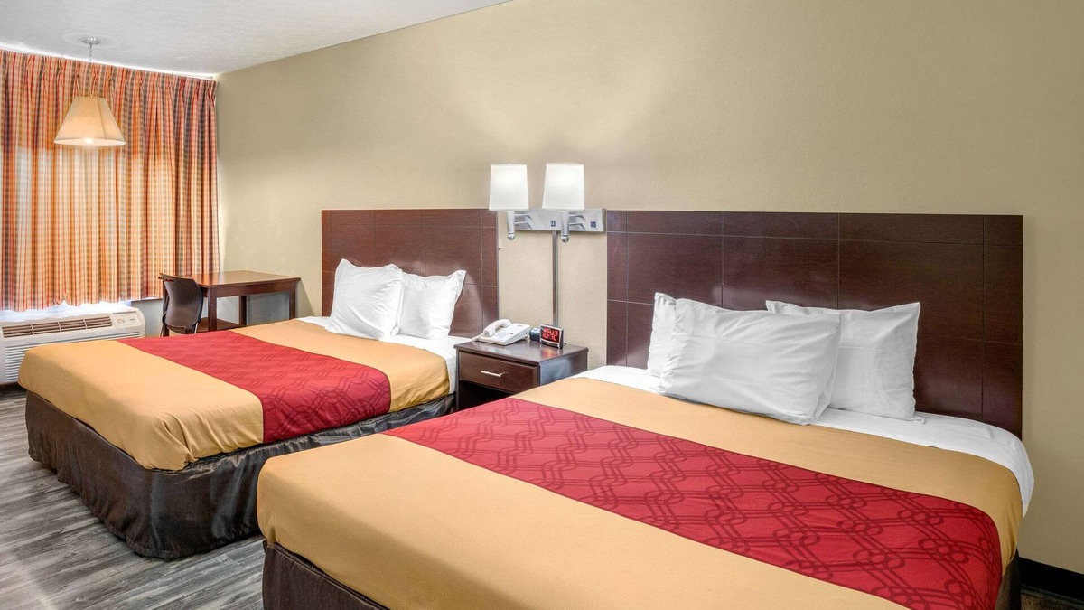 Rolla Hotel | Econo Lodge Rolla I-44 Exit 184 Near Missouri University of Science and Technology