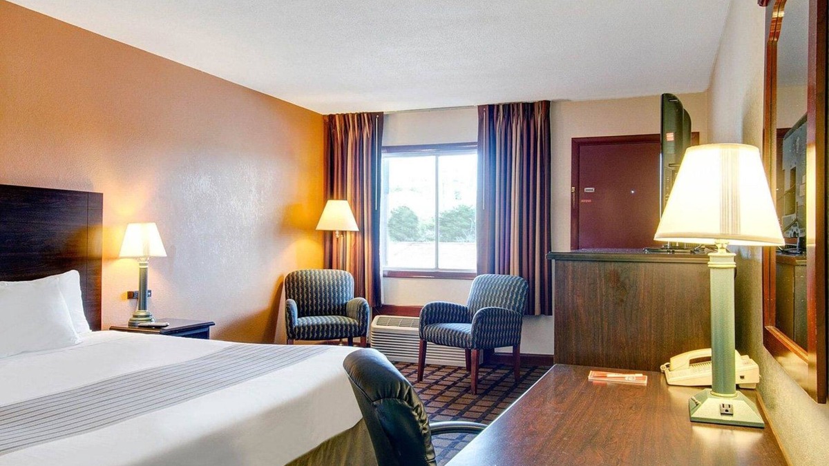 Sharon Hotel | Econo Lodge Sharon - Foxborough