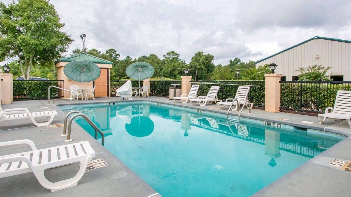 Troy Hotel | Econo Lodge Troy