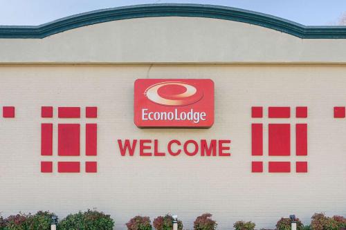 Martinsville Cabin | Econo Lodge